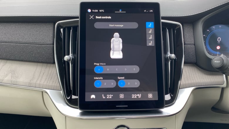 Volvo XC90 2.0 T8 PHEV Ultra Dark 5dr AWD Geartronic Estate